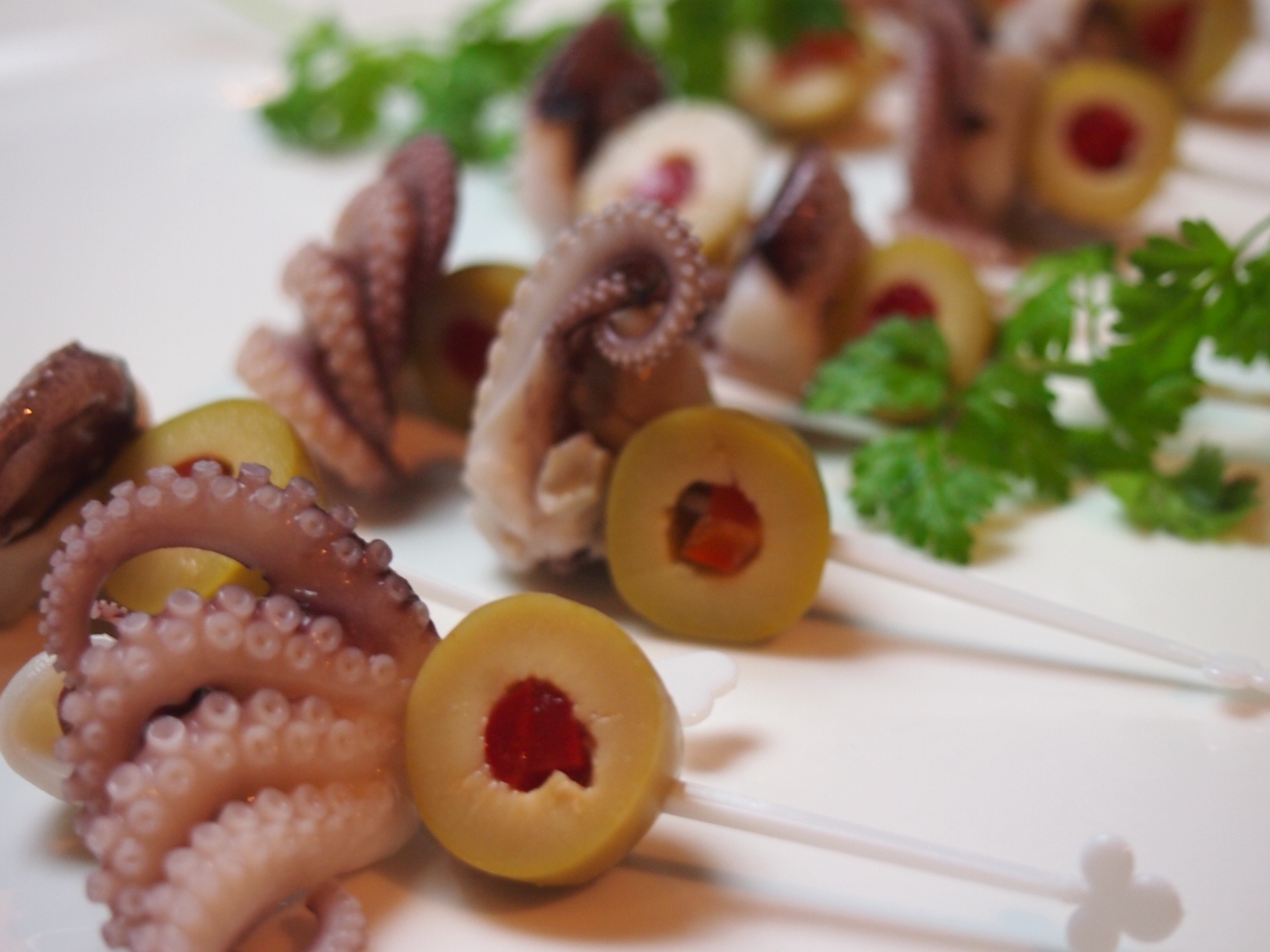 TONKYケータリングデリバリーの新メニュー準備段階♪本日はピンチョスメニューラインナップのご紹介です。