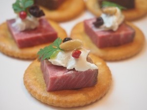 ローストビーフとクリームチーズのカナッペ
