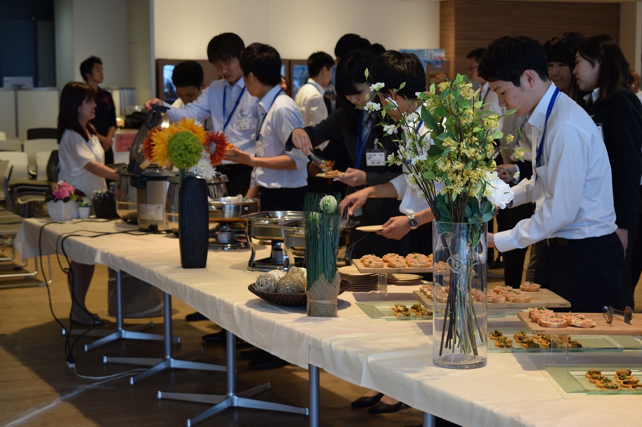 ＜Before ＆　After＞TONKYケータリングデリバリーのパーティーイメージ