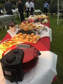横浜にある庭園での野外ケータリングへ！