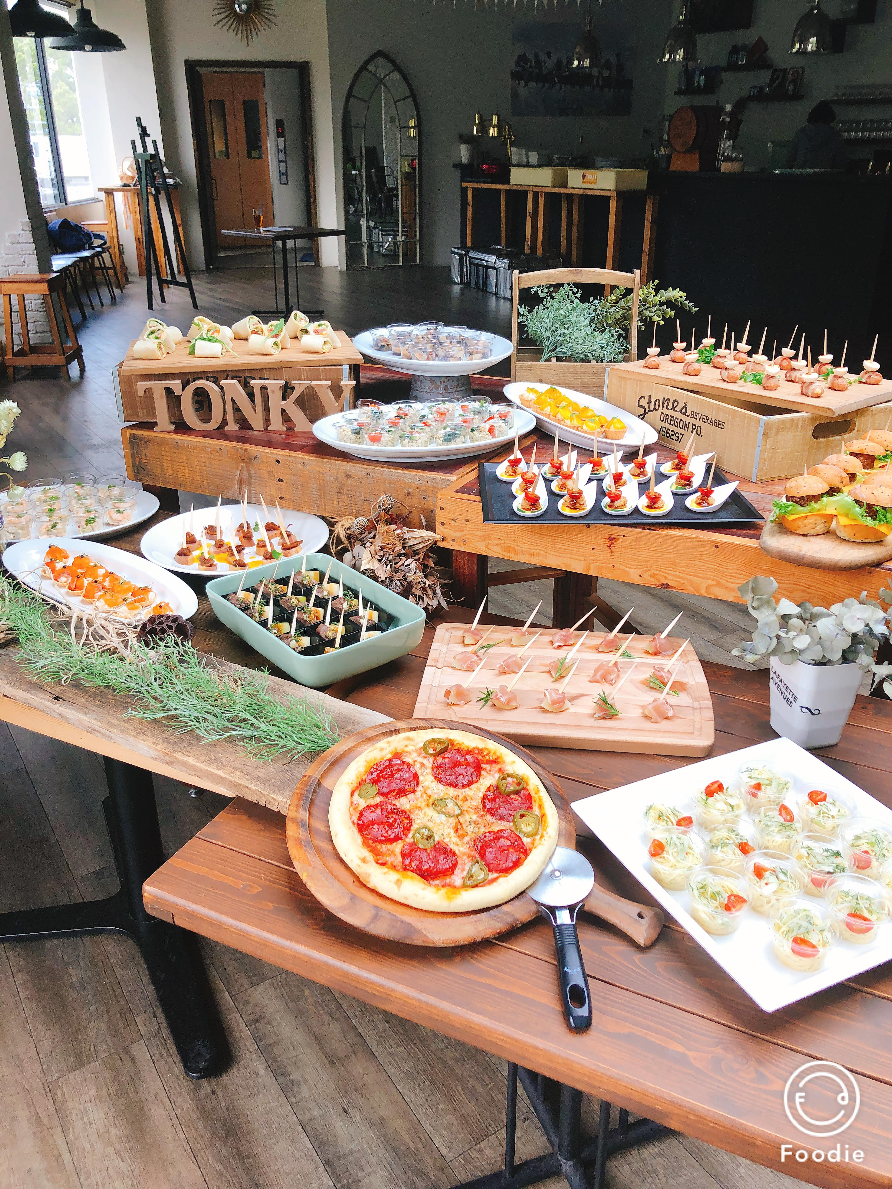 忘年会のケータリングはTONKYケータリングで決まり！