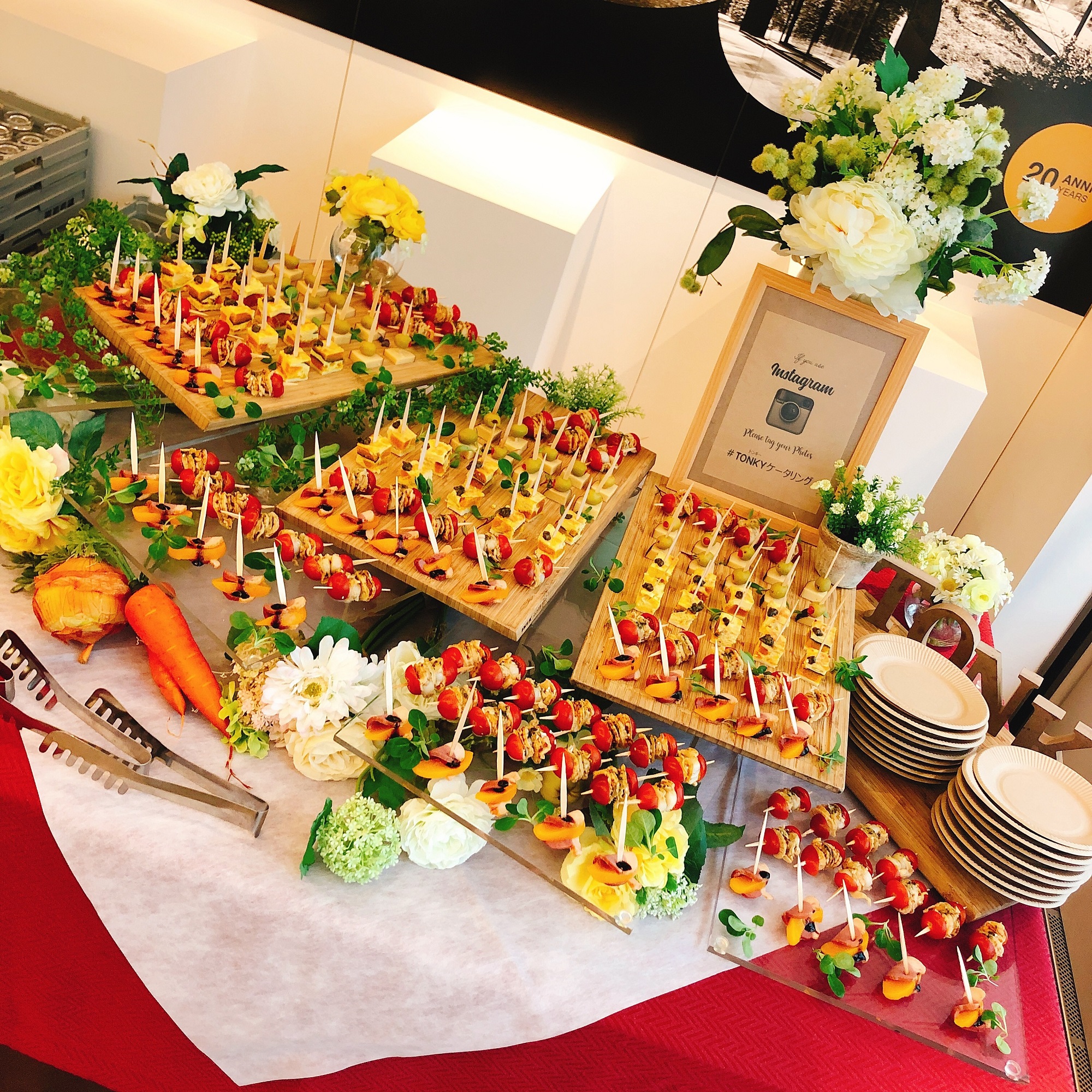 色鮮やかな料理と装飾